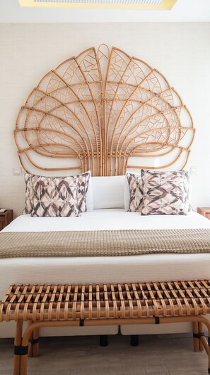 Double or Twin Room, Terrace | Minibar, individually decorated, individually furnished, desk