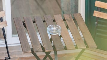 Doppel- oder Zweibettzimmer, Terrasse | Minibar, Schreibtisch, Verdunkelungsvorhänge, schallisolierte Zimmer