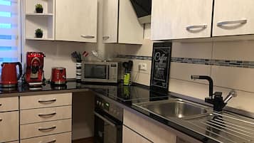 Apartment, Terrasse La Lucia | Private kitchen | Fridge, microwave, stovetop, dishwasher