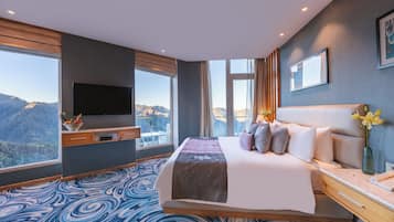 In-room safe, individually decorated, individually furnished, desk