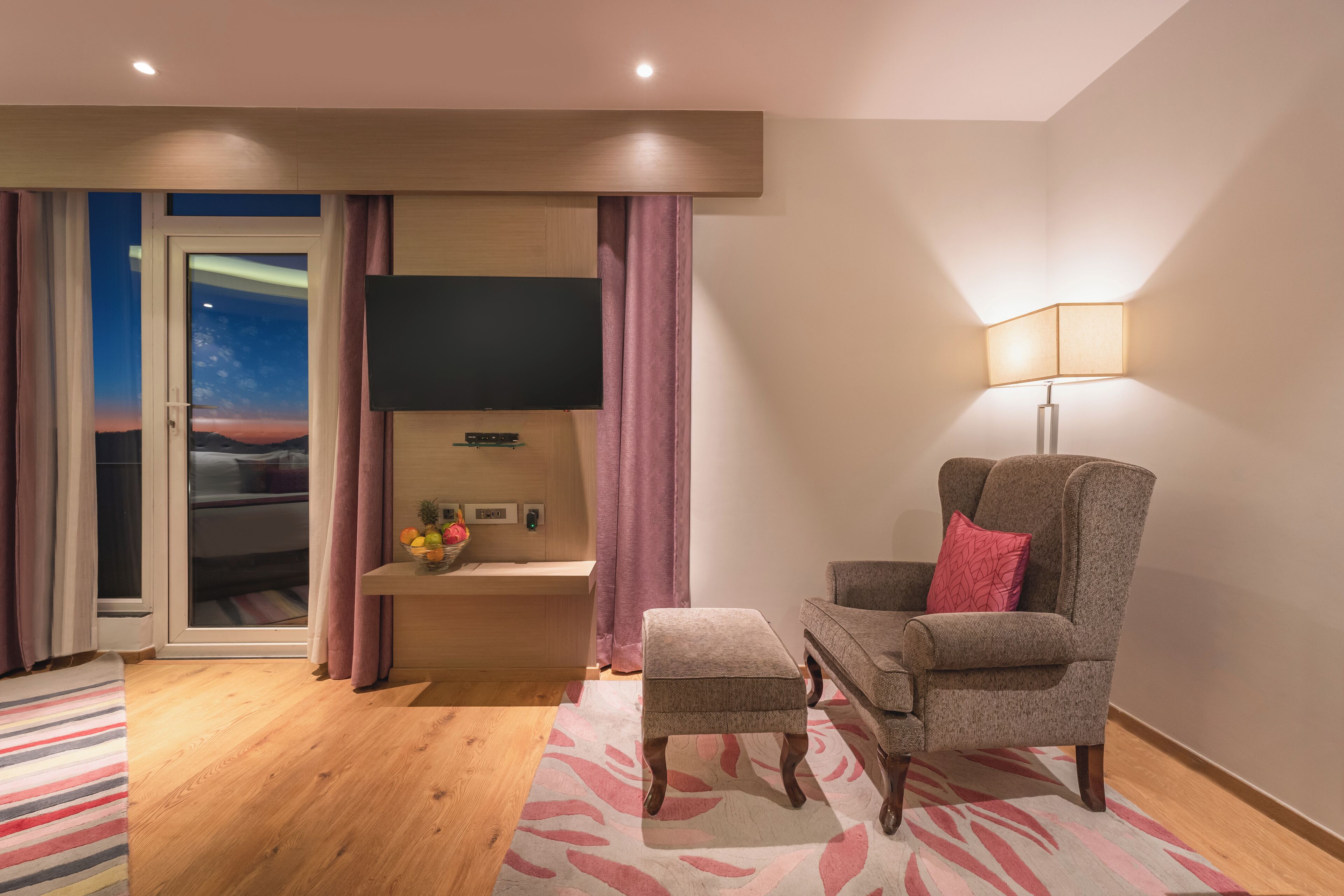 deluxe room, 1 king bed (superior room) | view from room