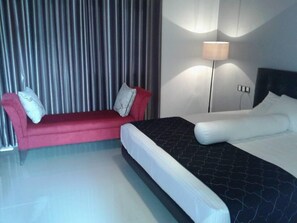 Standard Room | Rollaway beds, free WiFi - IQuest Colombo (Nugegoda)