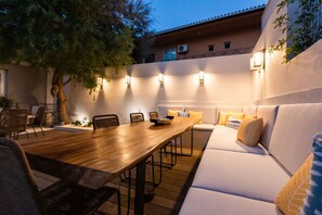 Outdoor dining - IRIS skiathos Maisonette Split Level Apartment (Skiathos)
