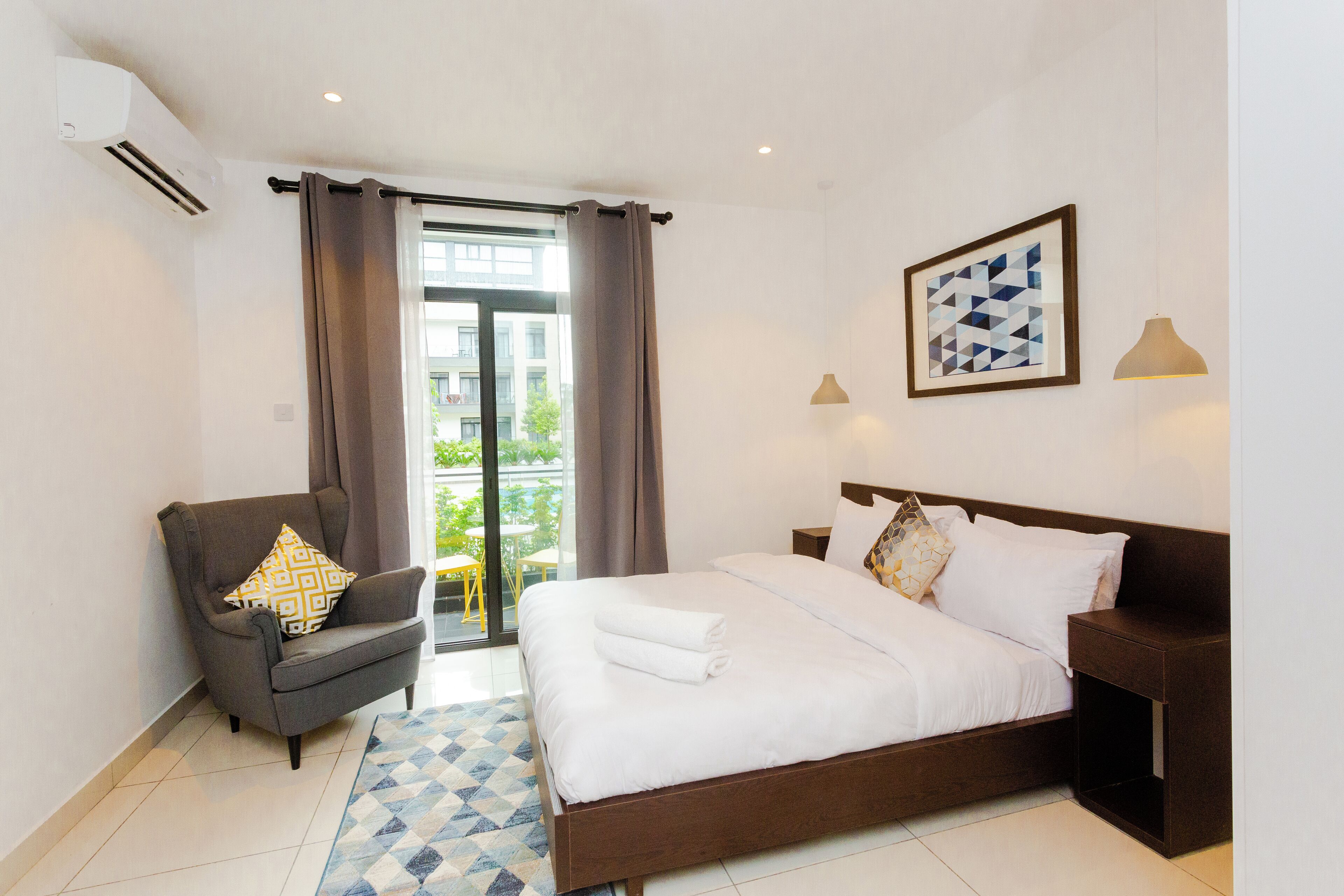 Deluxe studio, 1 queensize bed, niet-roken | Luxe beddengoed, een kluis op de kamer, individueel gedecoreerd