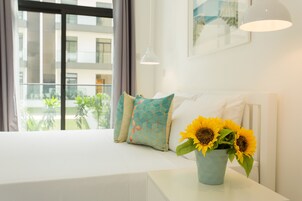 Premium bedding, in-room safe, individually decorated