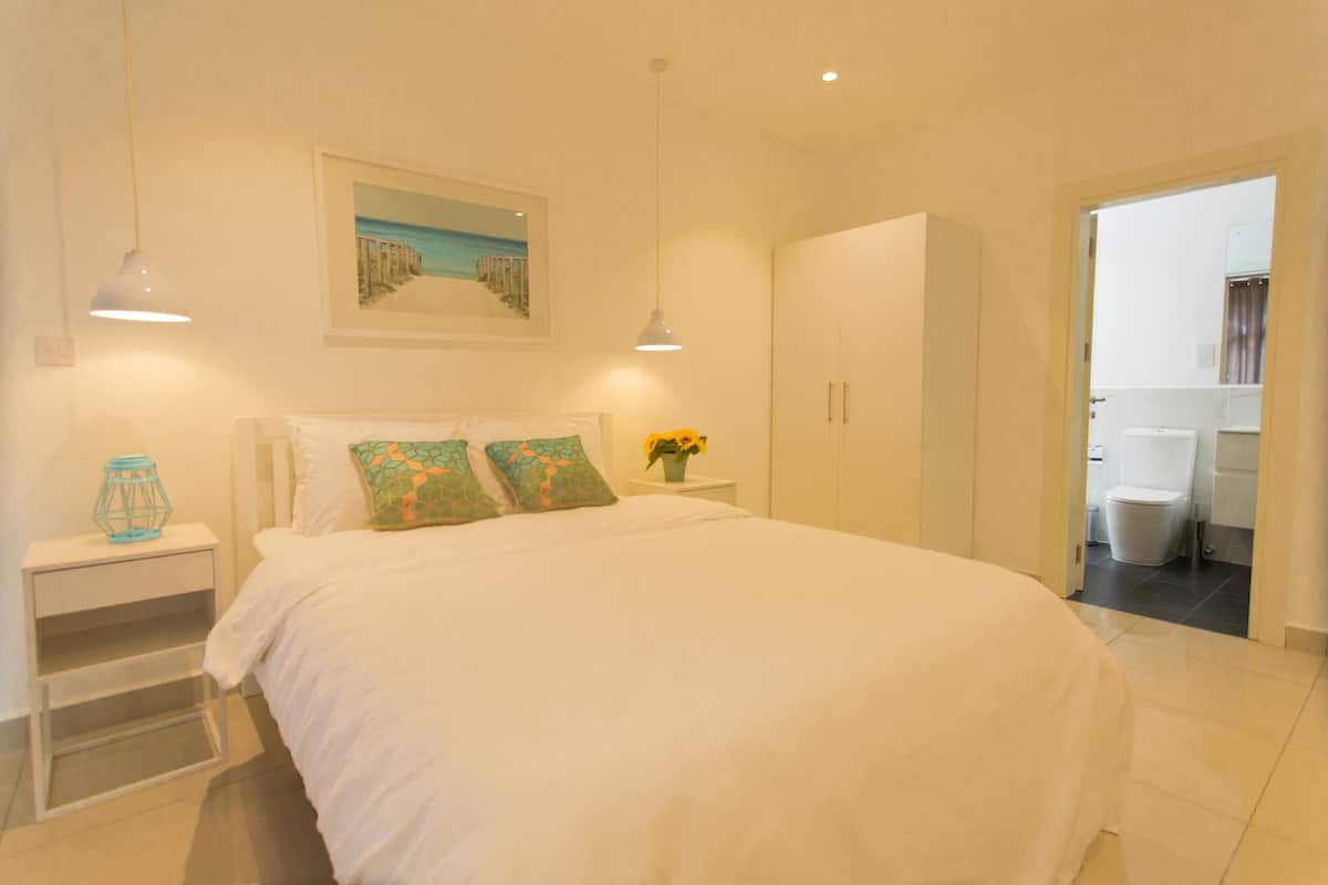 2 bedrooms, premium bedding, in-room safe, individually decorated