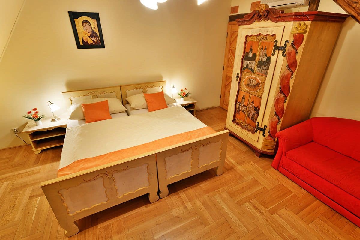 Business Double Room Single Use, 1 Single Bed | 1 bedroom, desk, blackout curtains, cots/infant beds