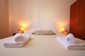 アパートメント 3 ベッドルーム シービュー | リビングルーム | 薄型テレビ