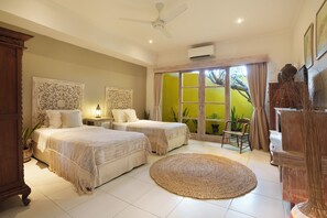 4 Schlafzimmer, Zimmersafe, Bügeleisen/Bügelbrett, WLAN