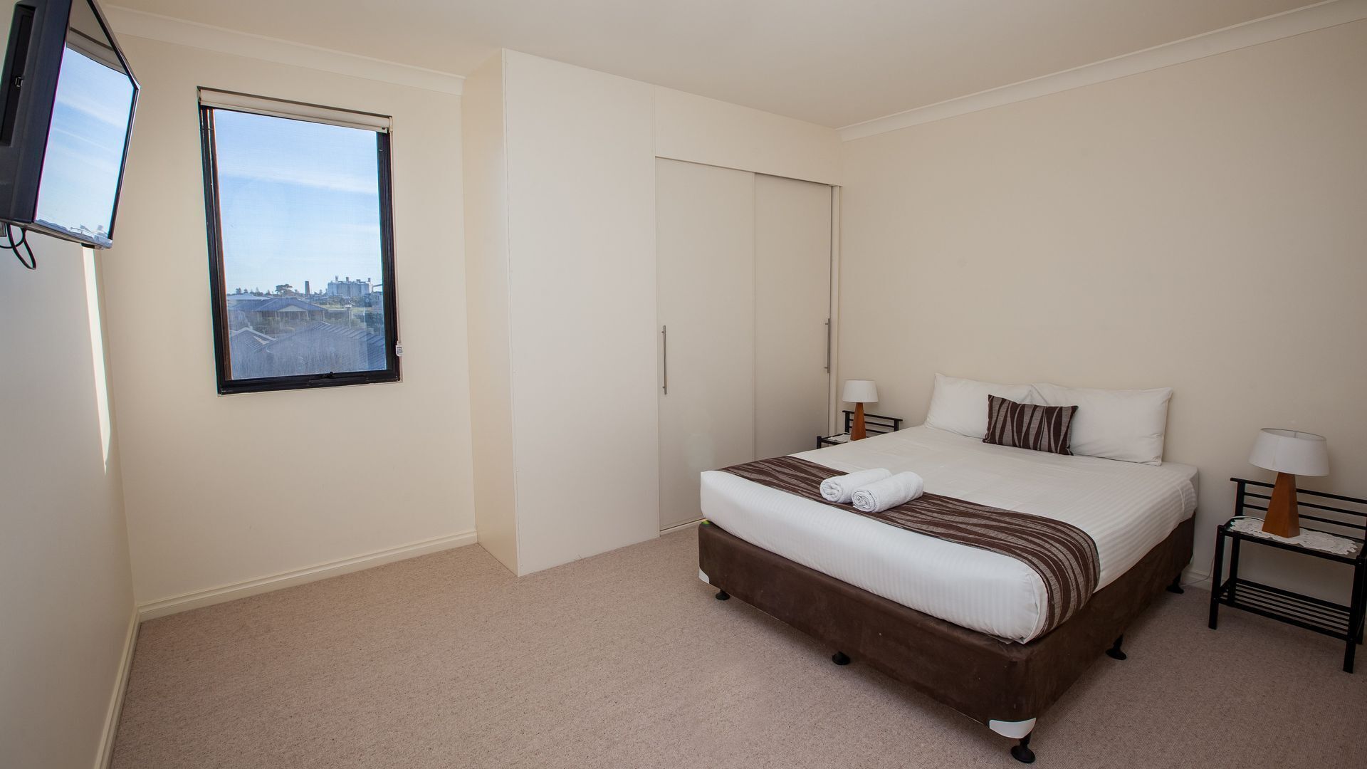 Stately Moorings - Luxury Large home with amazing views — image 16