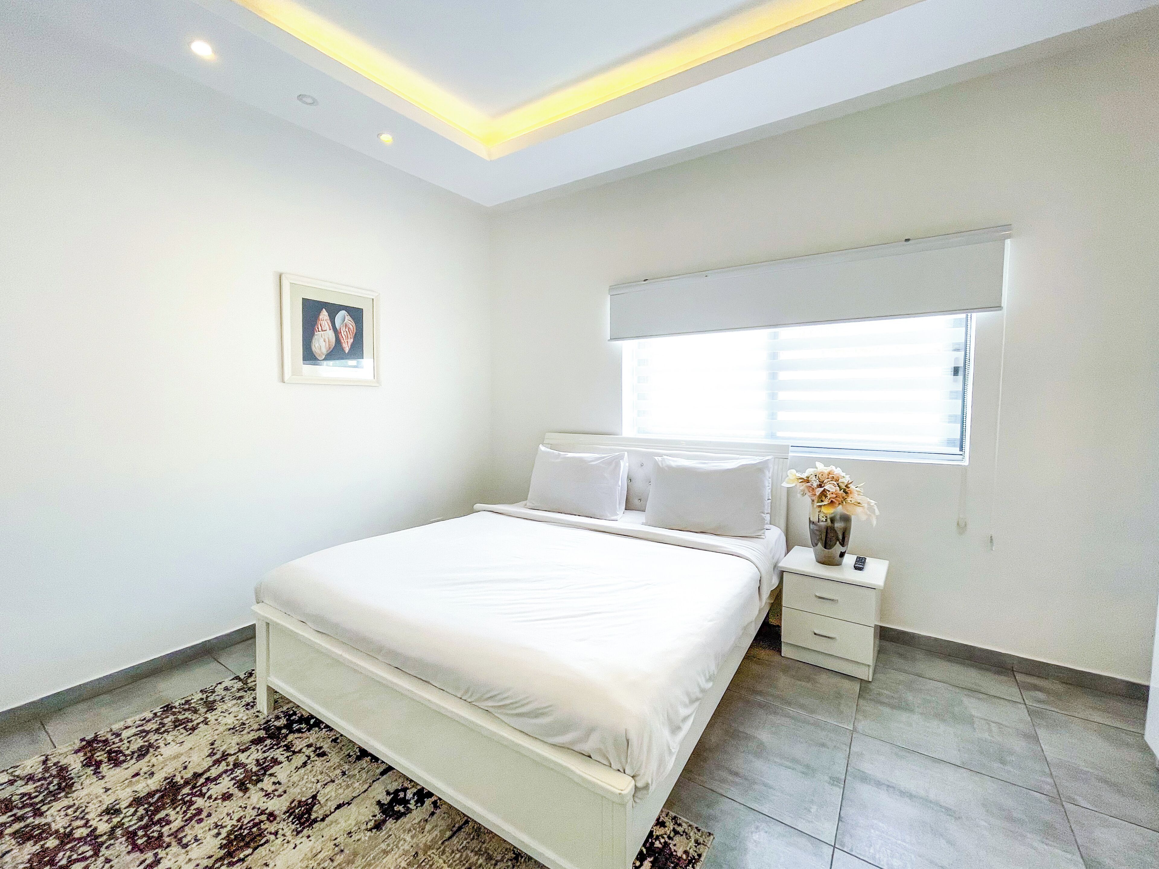 Premium bedding, in-room safe, desk, iron/ironing board