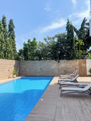 Outdoor pool - Accra Luxury Apartments at The Lul Water (Accra)
