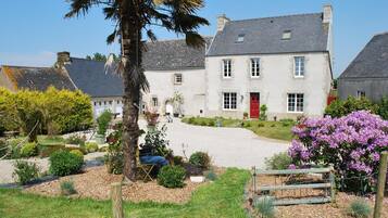 Khuôn viên nơi lưu trú