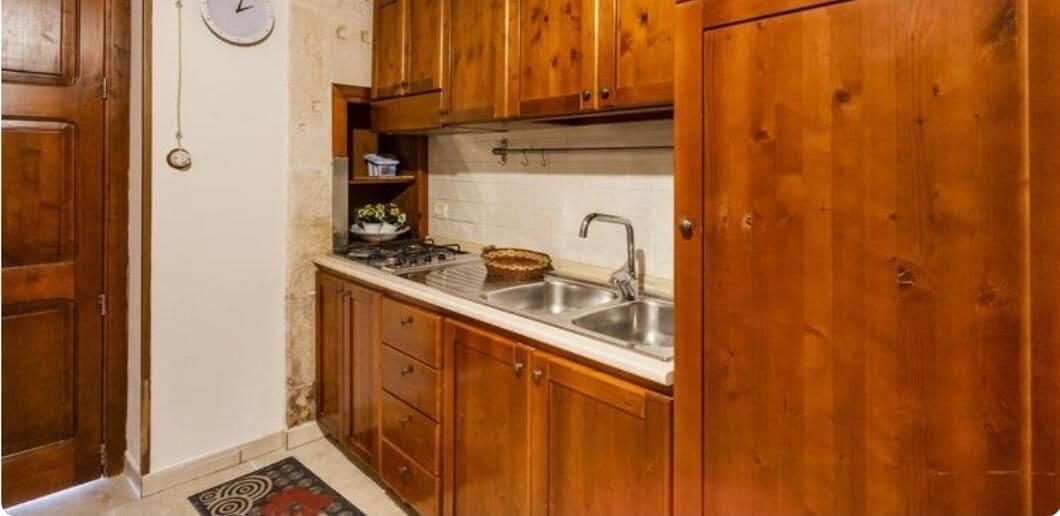 Fridge, stovetop, coffee/tea maker