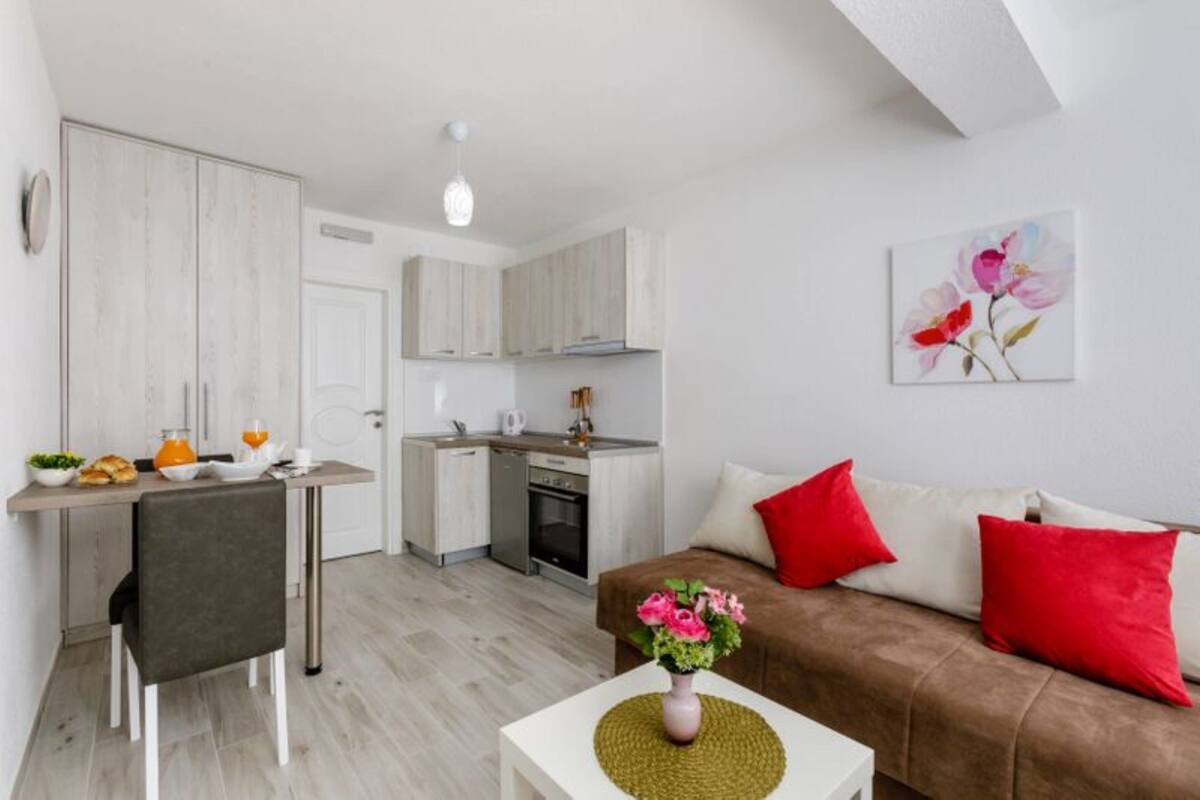 Comfort Studio | Living area | LCD TV