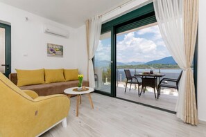 View from room - Apartments Mia Krasici (Tivat)
