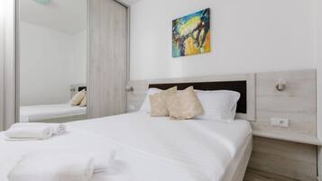 Basic Apartment, Sea View | Desk, soundproofing, free WiFi, bed sheets