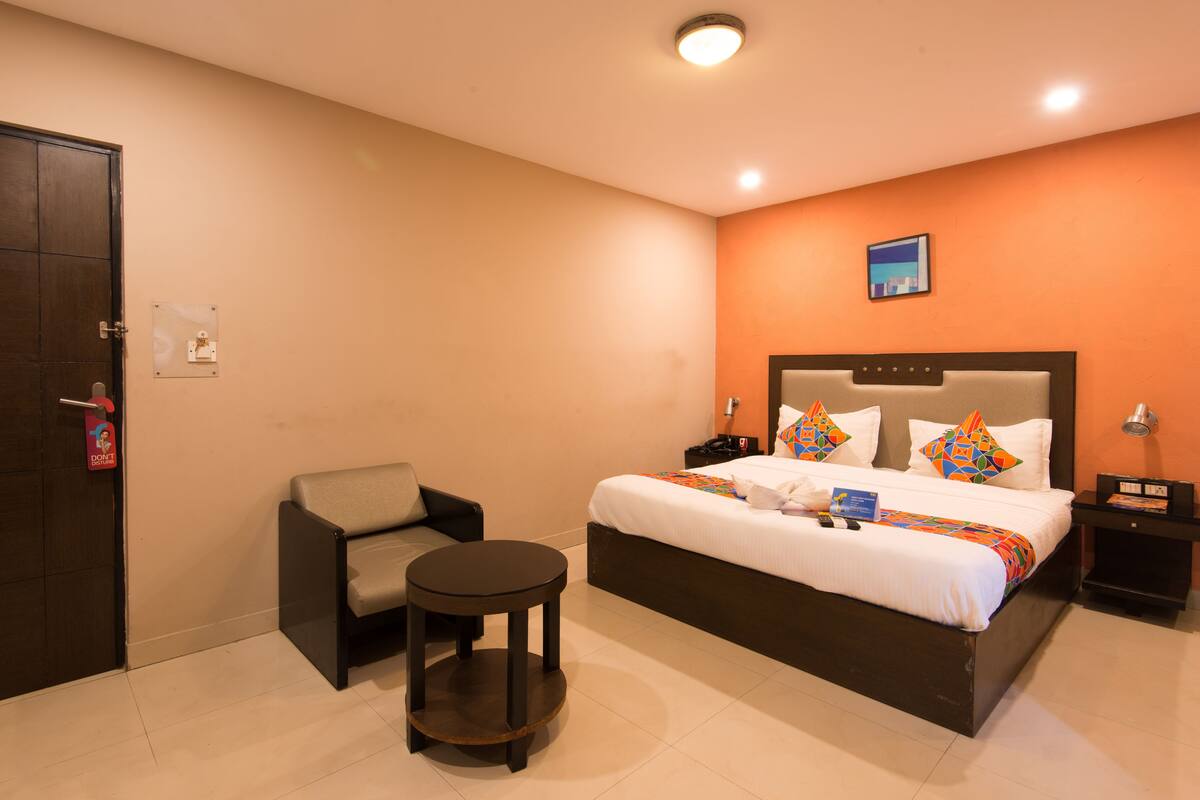Desk, rollaway beds, free WiFi, wheelchair access