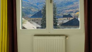 3 soverom, skrivebord, strykejern/-brett og wi-fi