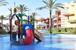 14 outdoor pools, open 7:30 AM to 7:00 PM, pool umbrellas, sun loungers