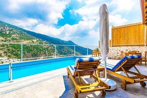 Sun deck
