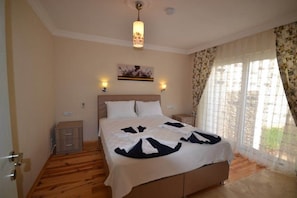 Villa, Mountain View