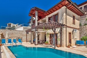 Front of property - Villa Nefis (Kas)