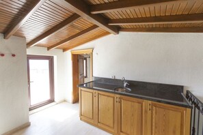 Vila, 6 quartos, vista para o mar | Cozinha americana privada | Geladeira grande, fogão, cooktop, lava-louças