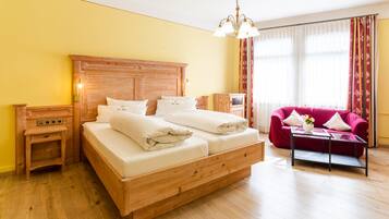 Down duvets, free WiFi, bed sheets