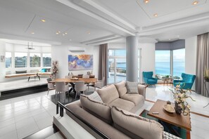 Smart TV, fireplace, table tennis