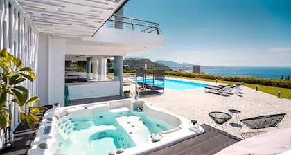 Monte Smith Luxury Villa