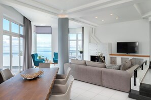 TV, fireplace, DVD player, ping pong