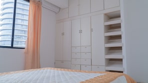 3 bedrooms, iron/ironing board, WiFi, bed sheets - Apartment facing the sea (Manta)