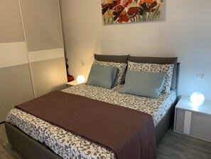 2 chambres, fer et planche Ă repasser, Wi-Fi, draps fournis