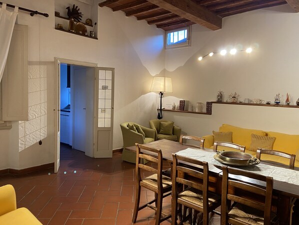 Apartment, 3 Bedrooms, Non Smoking, 2 Bathrooms | Living area | Flat-screen TV