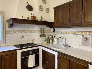 Apartment, 3 Bedrooms, Non Smoking, 2 Bathrooms | Private kitchen | Fridge, microwave, dishwasher, toaster