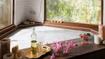 Villa, 1 Bedroom, Non Smoking | Jetted tub