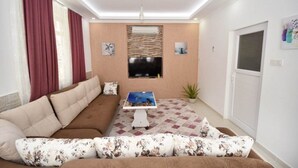 Villa, 1 Bedroom | Living room | LCD TV