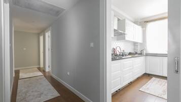 Apartment, 3 Schlafzimmer, Nichtraucher | Wohnbereich | LCD-Fernseher