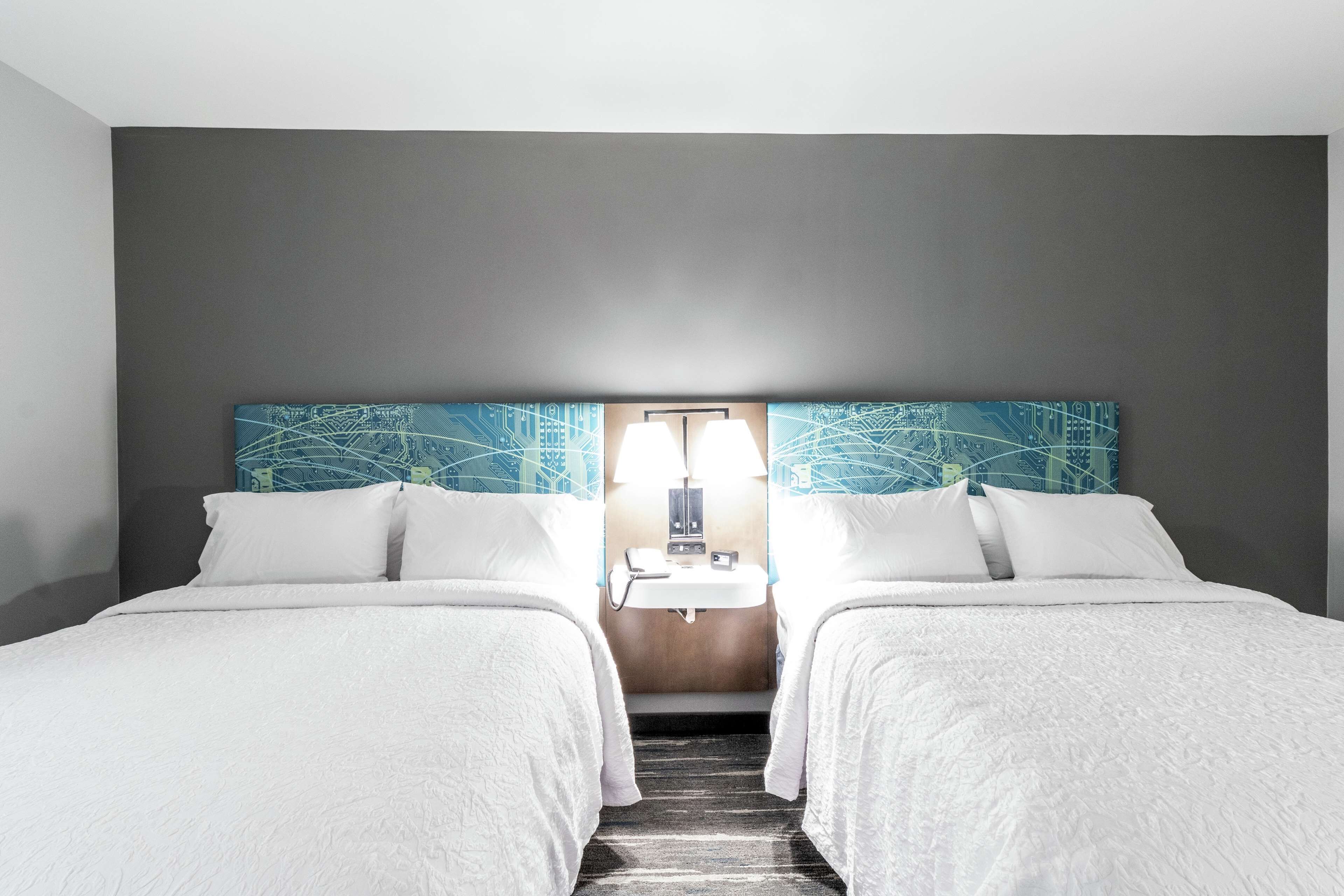 in-room safe, desk, laptop workspace, blackout curtains