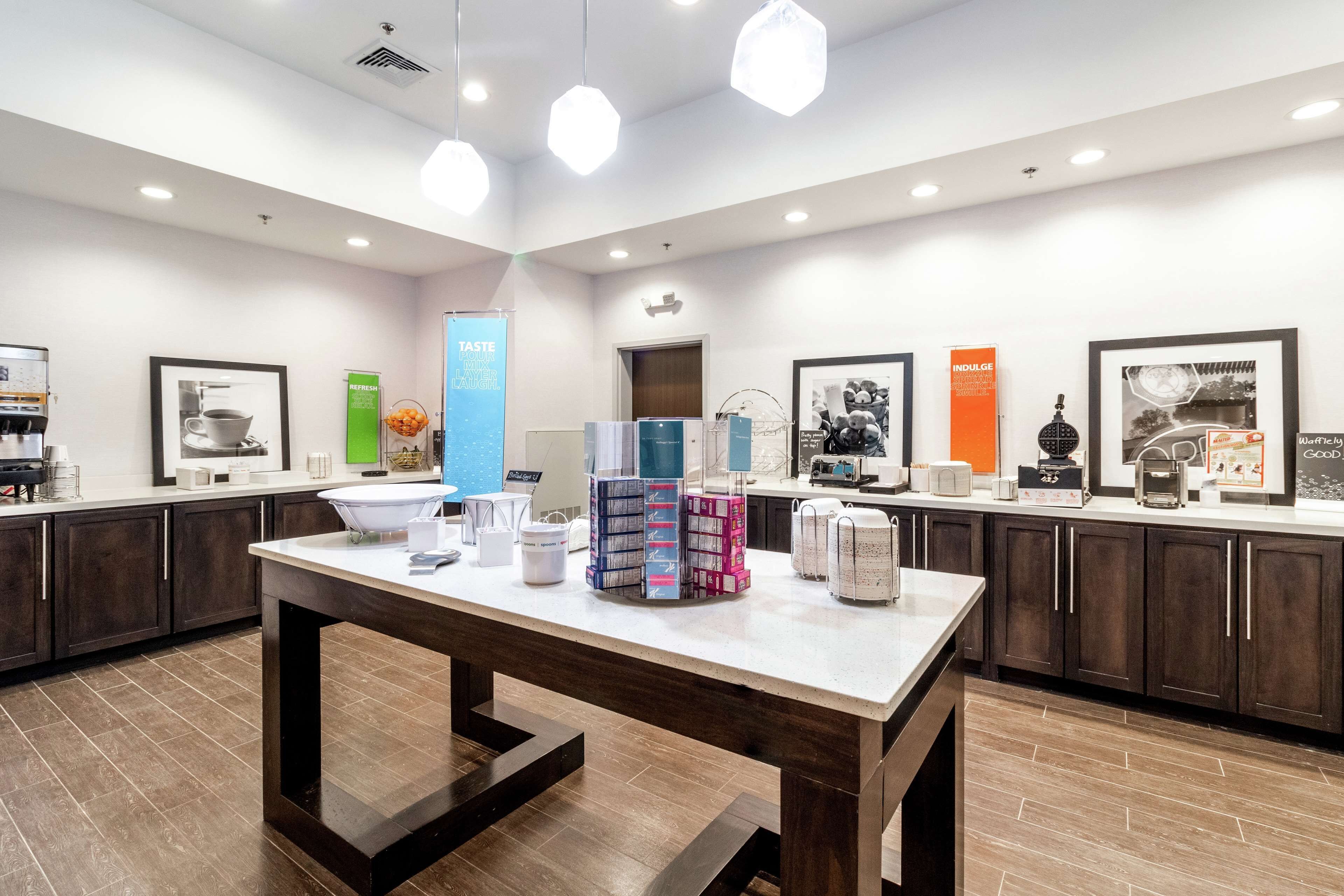 free daily breakfast