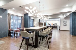 Free daily buffet breakfast - Hampton Inn Locust Grove (Locust Grove)