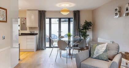 Fantastic 3-bed house in Bath with free parking