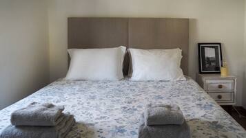 5 bedrooms, soundproofing, iron/ironing board, free WiFi