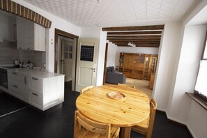 Apartment, Mountain View | Dining room