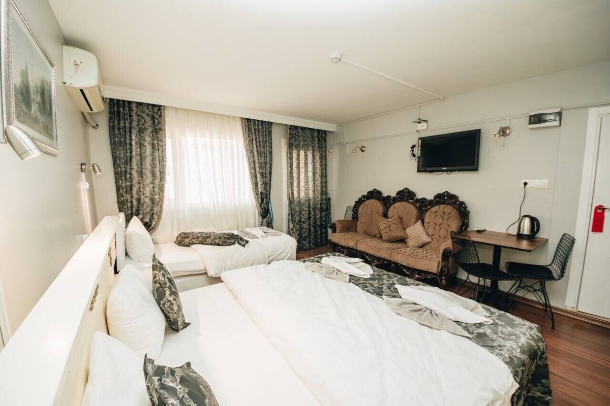 (A) Triple Room (3rd Floor) | Minibar, in-room safe, blackout drapes, soundproofing