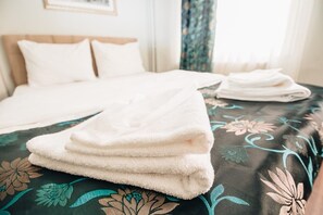 (C) Family Suite | Minibar, in-room safe, blackout drapes, soundproofing - Safran Suites  (Istanbul)