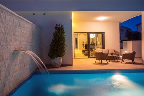 Outdoor pool, a heated pool - VILLA PETRA heated pool, sauna, 5 en-suite bedrooms, 30m from sea (Kaštel Štafilic)