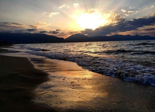 VILLA ON NÄKYMÄT SEA 200 metrin päässä LAAJA ranta hiekka