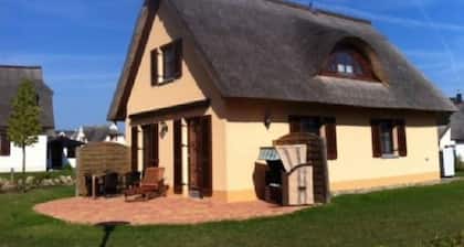 maison de vacances prÚs de la plage avec sauna, 3 chambres, cheminée, lave-linge, WiFi